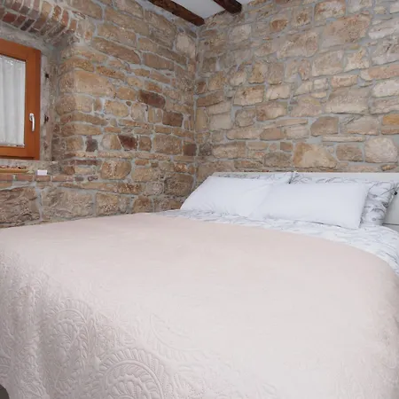 Διαμέρισμα Ester