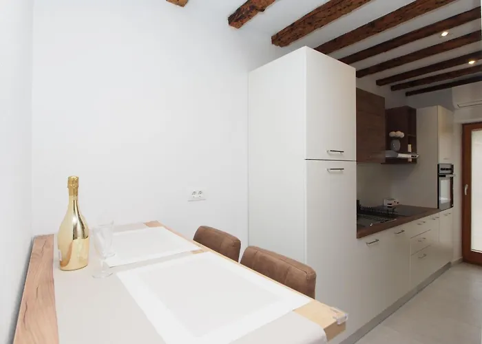 Διαμέρισμα Ester Ρόβινι