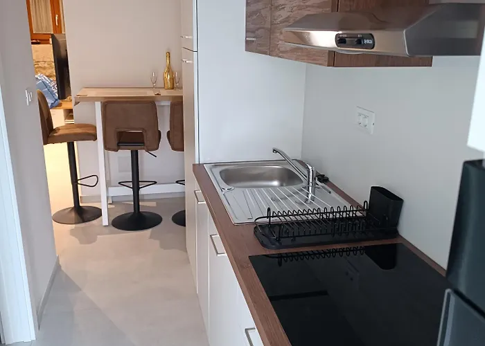 Ester Διαμέρισμα *