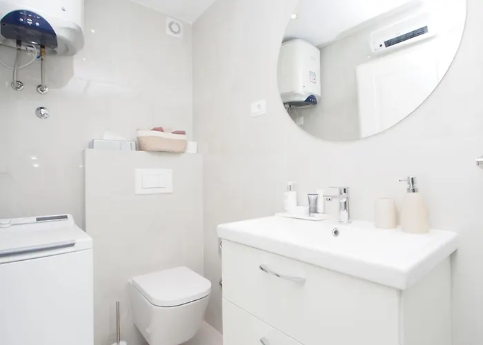 아파트 Ester 로비니